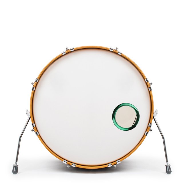 Bass Drum O's 4" stortrommehulsring i grøn vist i stortrommeskind
