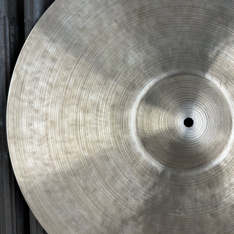 Cymbal & Gong Holy Grail 20" Ride - close up