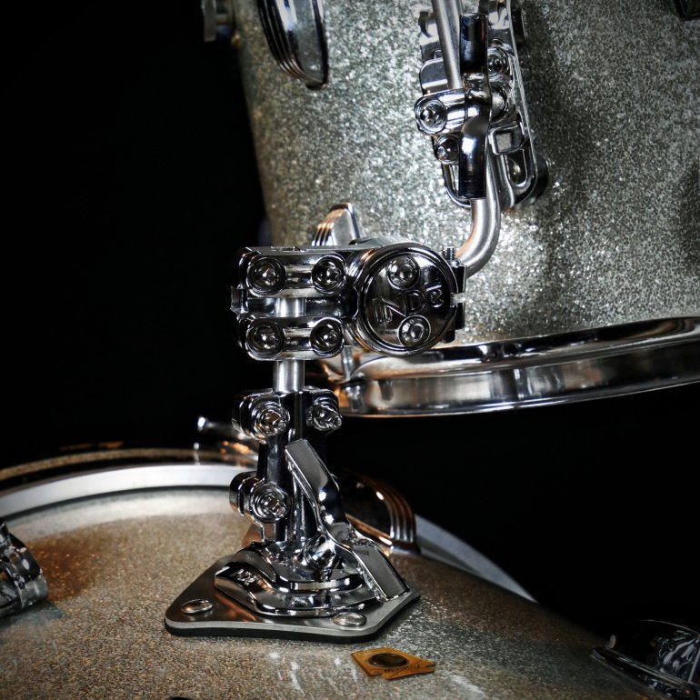 INDe - diamond Plate with Tom Holder on drums