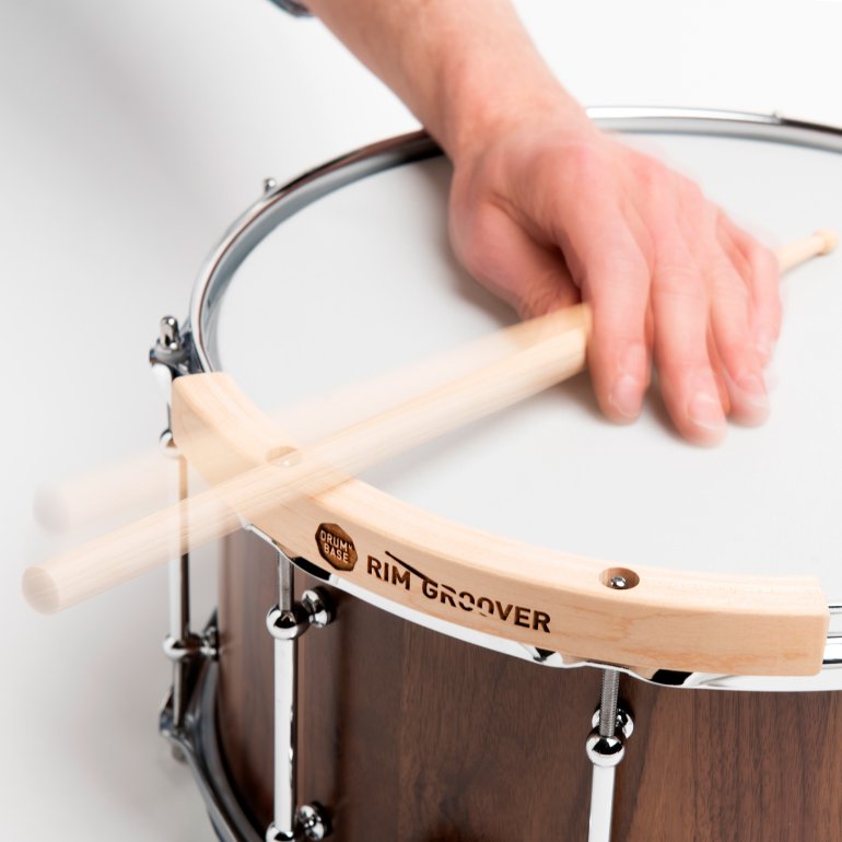 DRUMnBASE RimGroover spillet med som kantslag, set forfra