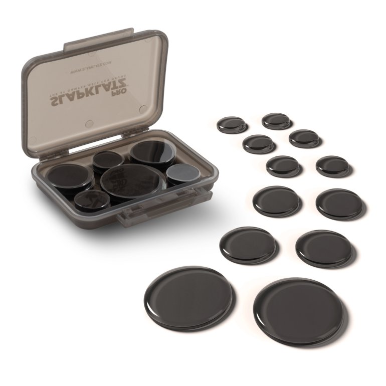 SlapKlat PRO sort - de 12 trommedæmpere vist på hvid baggrund sammen med deres æske